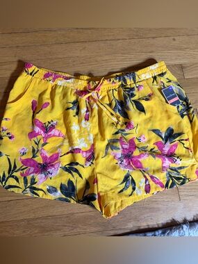 West Loop Sz XL Yellow Floral Drawstring Shorts